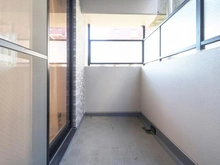 【神奈川県/横浜市鶴見区北寺尾】ライオンズヒルズ北寺尾 バルコニー：6.0帖の洋室のバルコニー