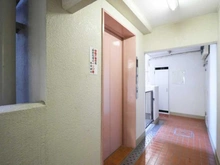 【神奈川県/横浜市鶴見区鶴見中央】エンゼルハイム鶴見中央 共用部：エレベーター