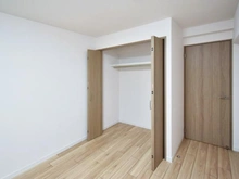 【神奈川県/川崎市川崎区榎町】エンゼルハイム川崎第2 洋室：約6.9帖の洋室