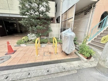 【神奈川県/川崎市川崎区小川町】レヴィール川崎 バイク置場