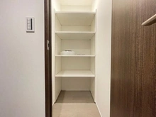 【神奈川県/川崎市川崎区砂子】カワサキ・ミッドマークタワー 収納：納戸