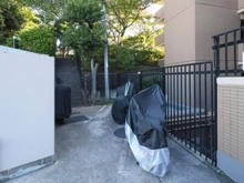 【神奈川県/横浜市鶴見区鶴見】グランデマール鶴見 駐輪場