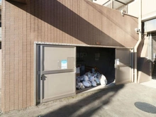 【神奈川県/横浜市鶴見区鶴見】グランデマール鶴見 ゴミ置き場