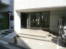 【東京都/世田谷区三軒茶屋】ユニーブル三軒茶屋 エントランス