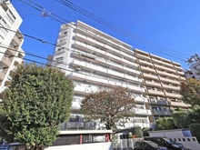 【東京都/世田谷区三軒茶屋】ユニーブル三軒茶屋 外観：写真中央の物件