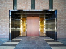 【神奈川県/横浜市鶴見区鶴見中央】ロイヤルタワー横濱鶴見 アプローチ