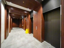 【神奈川県/横浜市鶴見区鶴見中央】ロイヤルタワー横濱鶴見 共用部：エレベーターホール