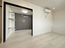 【東京都/品川区上大崎】パークアクシス白金台南 洋室：リビングから見た西側洋室3.4帖