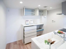 【神奈川県/川崎市川崎区東田町】パレール川崎 収納：キッチン