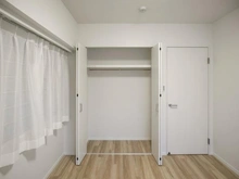 【神奈川県/川崎市川崎区浅田】ジェイパーク川崎 収納：6.0帖洋室内