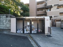 【神奈川県/横浜市鶴見区鶴見】グランデマール鶴見 ゴミ置場