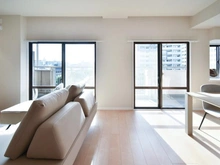 【神奈川県/川崎市川崎区京町】セソール川崎京町ハイライズフォースピア リビング・ダイニング：※家具・調度品は販売価格に含まれておりません