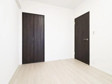 【神奈川県/横浜市鶴見区江ケ崎町】アドヴァンス鶴見アネックス 洋室：北東側5.1帖