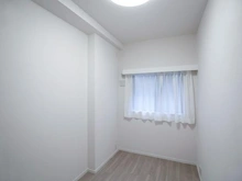 【神奈川県/横浜市鶴見区向井町】鶴見東パーク・ホームズ サービスルーム（納戸）