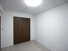 【神奈川県/横浜市鶴見区向井町】鶴見東パーク・ホームズ 洋室：南側洋室6.0帖