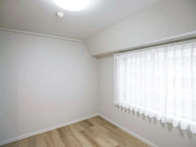 【神奈川県/川崎市幸区中幸町】コスモ川崎グランデュール 洋室：西側6.0帖