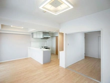 【神奈川県/川崎市川崎区追分町】カルナーザ川崎 リビング・ダイニング