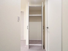 【神奈川県/川崎市幸区小倉】パークシティ新川崎・西三番街 D棟 収納：廊下