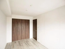 【神奈川県/川崎市幸区古市場】新川崎グランドハイツ 洋室：東側洋室6.1帖