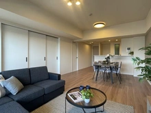 【神奈川県/川崎市川崎区浅田】ジェイパーク川崎 リビング・ダイニング：※家具・調度品は販売価格に含まれておりません