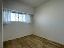 【神奈川県/横浜市磯子区磯子】芦名橋ハイツ 洋室：東側洋室約5.0帖