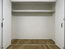 【神奈川県/横浜市磯子区磯子】芦名橋ハイツ 収納：北西側約4.6帖の収納