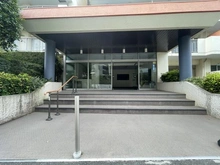 【神奈川県/横浜市鶴見区岸谷】鶴見岸谷ハイツ アプローチ