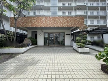 【神奈川県/横浜市鶴見区鶴見中央】鶴見ハイライズ アプローチ