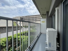 【神奈川県/横浜市鶴見区鶴見中央】グリーンコーポ鶴見 バルコニー：リビングダイニング側