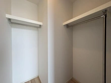 【神奈川県/川崎市川崎区港町】リヴァリエB棟 ウォークインクローゼット