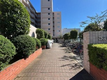 【神奈川県/川崎市川崎区京町】コスモ川崎京町 敷地内