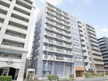 【神奈川県/横浜市鶴見区鶴見中央】正木屋マンション 外観：中心のグレーの建物が対象物件です