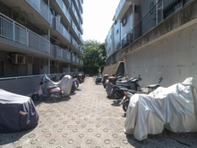 【神奈川県/横浜市鶴見区獅子ケ谷】サンライズ鶴見北寺尾I バイク置き場