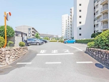 【大阪府/茨木市美沢町】南茨木ハイタウン美沢 F棟 駐車場