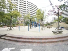 【大阪府/寝屋川市三井南町】オークヒルズ香里四番館 敷地内公園