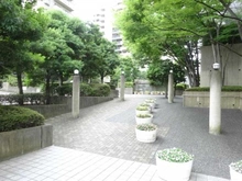 【大阪府/寝屋川市三井南町】オークヒルズ香里五番館 敷地内