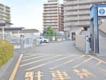 【大阪府/茨木市上穂積】コスモ茨木シティフォルム 駐車場