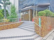 【大阪府/高槻市古曽部町】メゾン高槻古曽部 アプローチ：大規模修繕中