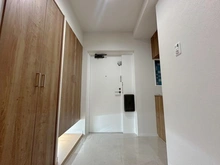 【大阪府/高槻市西真上】グランドメゾン高槻 玄関:収納スペースが豊富にあります。