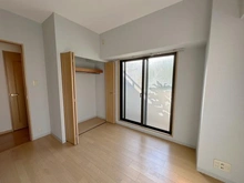 【大阪府/枚方市南楠葉】ステイツ南楠葉 洋室：約5.6帖の洋室です。