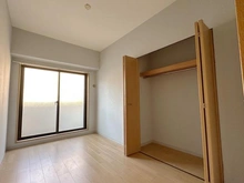 【大阪府/枚方市南楠葉】ステイツ南楠葉 洋室：約4.6帖の洋室です。