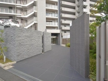 【大阪府/茨木市若草町】エスリード南茨木 アプローチ