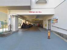 【大阪府/茨木市西駅前町】茨木グランドハイツ 駐車場