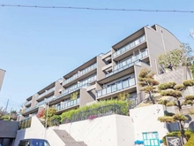 【大阪府/茨木市南春日丘】南春日丘プライムタウン B棟 外観