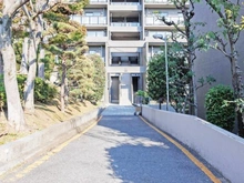 【大阪府/茨木市南春日丘】南春日丘プライムタウン B棟 アプローチ