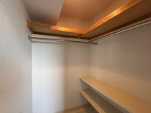 【大阪府/枚方市御殿山町】エステムコート御殿山シティライフ ウォークインクローゼット