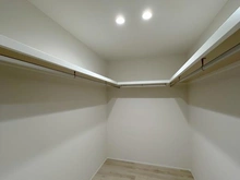 【大阪府/茨木市上穂積】コスモ茨木シティフォルム ウォークインクローゼット