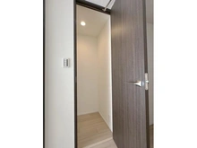 【大阪府/茨木市沢良宜浜】パークナード・レーベン茨木さわらぎ サービスルーム（納戸）