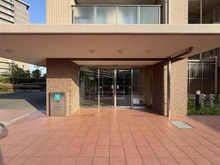 【大阪府/茨木市彩都あさぎ】ア・デイ彩都 B棟 アプローチ