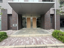 【大阪府/高槻市西真上】ライオンズガーデン高槻 アプローチ